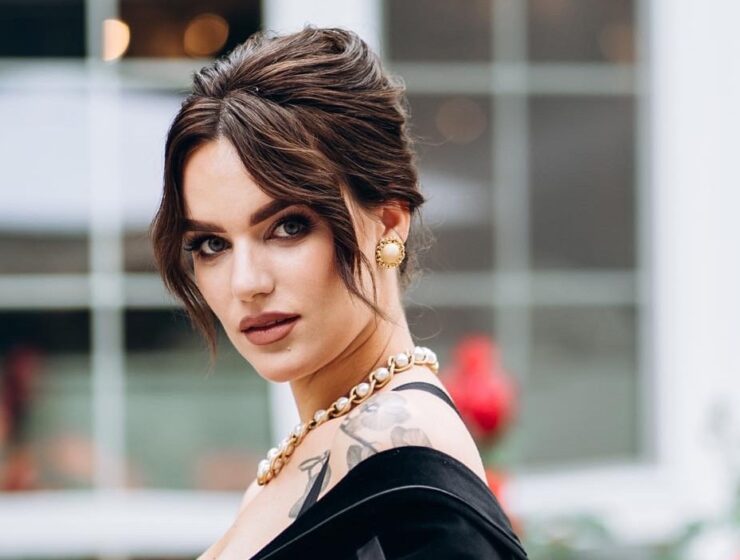 Стилістка Галина Денисюк розповіла про свій професійний шлях, натхнення з дитинства, перші кроки у сфері моди та успішний старт власної колекції одягу.