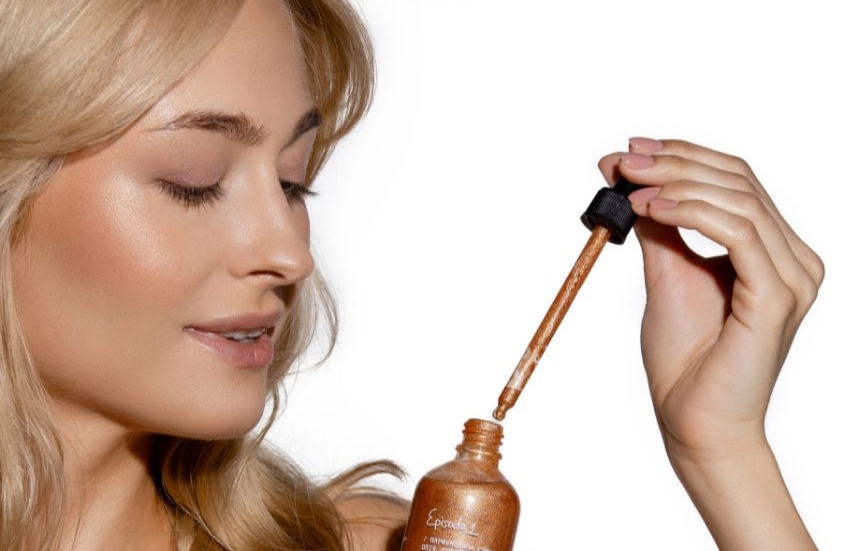 Анастасія Цимбалару та PTASHKIN SAD: українська акторка в колаборації з косметичним брендом запустила свою лінійку косметики