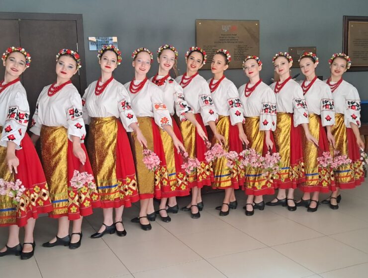 Ми живемо в дуже складний час. Вже скоро три роки, як наша країна перебуває в страшній ситуації, щодня втрачає своїх синів, дітей, землю… Незважаючи на це, люди продовжують жити, працювати, вчитися, ростити дітей та прагнути краси й культури. Безумовно, саме культура на сьогодні є імунітетом для виживання нації та захистом психо-емоційного здоров’я українців.