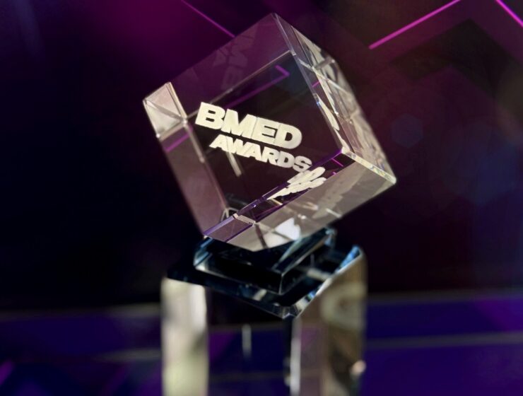 Компанія BMED вперше відзначила нагородами своїх кращих партнерів і амбасадорів. З цієї нагоди у Києві пройшов урочистий і яскравий захід, до якого приєдналися понад 250 гостей. Церемонія нагородження пройшла у Національному центрі “Український Дім” 12 лютого. 