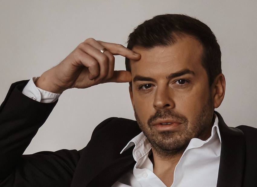 Український співак Андрій Князь презентував оновлену версію пісні «Ні, то не я»