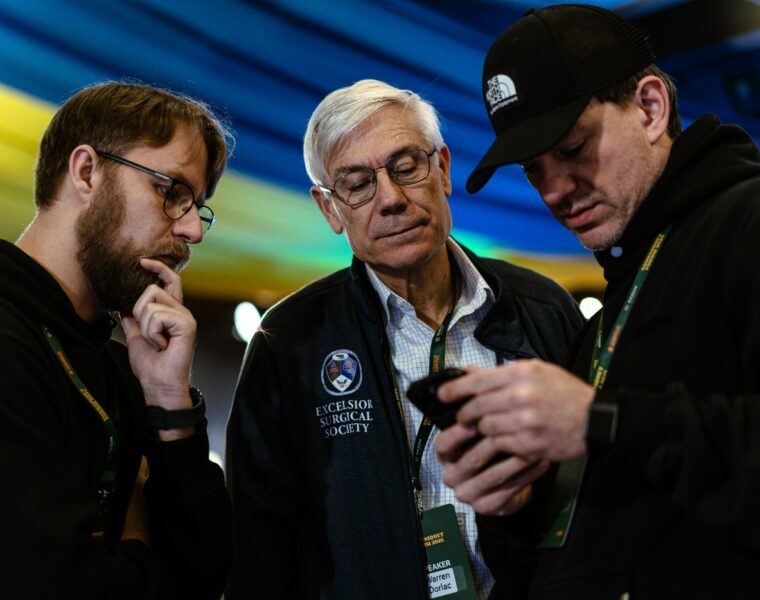 21-22 листопада, у столиці відбувся Tourniquet Forum 2025 — міжнародний форум, присвячений бойовим травмам кінцівок, турнікетному синдрому, сучасним методам порятунку життя та розвитку військової медицини. Захід організували Благодійний фонд «Разом для України» спільно з 3-м Армійським Корпусом.